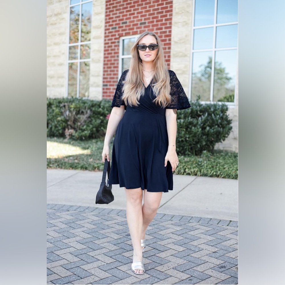 Nwot Small Ouges Women's Floral Lace Wrap V Neck … - image 4